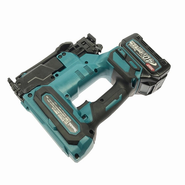 ☆未使用品☆ makita マキタ 40Vmax 充電式タッカ ST002GRDX バッテリ2個(40Vmax 2.5Ah) 充電器 ケース付き - 7