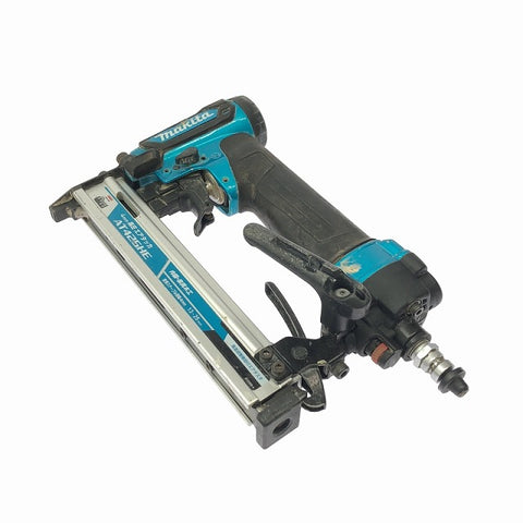 ☆比較的綺麗です☆makita マキタ 高圧 エアタッカー AT425HE ステープル幅J線4mm 長さ25mm エアータッカー エア工具 - 0