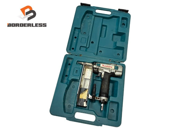 ☆中古品☆ makita マキタ 仕上釘打 AF502N 15～50ｍｍ 常圧 エアーツール 釘打機 ケース付き133090 - 1