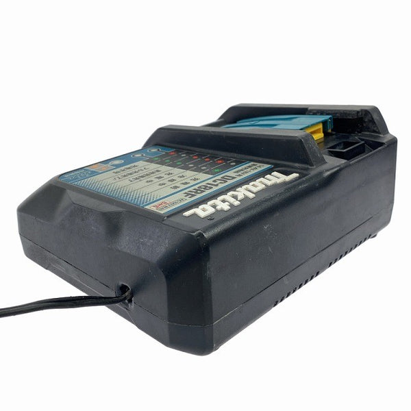 ☆比較的綺麗です☆makita マキタ 18V 純正リチウムイオンバッテリー BL1860B×2 充電器 DC18RF付き 電動工具130265 - 5
