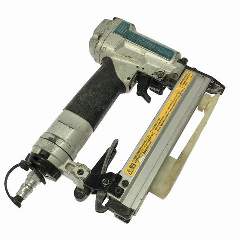 ☆中古品☆makita マキタ 一般庄/常圧 エアタッカー AT425A ステープル幅4mm 長さ25mm エアータッカー エア工具133180 - 0