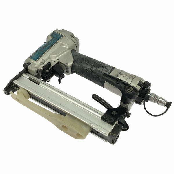 ☆中古品☆makita マキタ 常圧/一般圧 エアタッカー AT425AK ケース付 ステープル幅4mm 長さ25mm エアータッカー137514 - 4