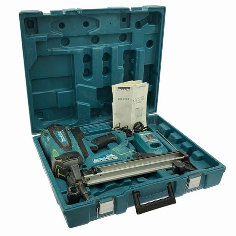 ☆比較的綺麗☆makita マキタ 7.2V コンクリート用 ガスピン打ち機 GN420C バッテリ2個(7.2V1.5Ah) 充電器 ケース付 ガスネイラ134145 - 0