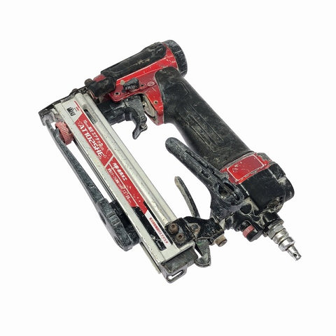 ☆中古品☆ makita マキタ 10mm 高圧エアタッカー AT1025HE 赤/レッド 本体のみ 長さ25mm エアータッカー - 0