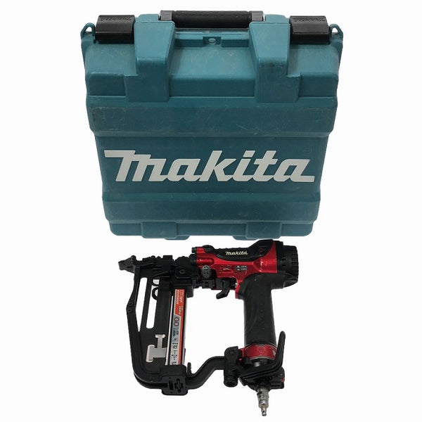 ☆比較的綺麗です☆makita マキタ 高圧フロアタッカ AT450HA 赤 フロア用ステープル 4MA線 4×25〜50mm エアダスタ ケース付き - 4