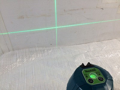 ☆極美品☆ makita マキタ 10.8V 充電式屋内・屋外兼用墨出し器 SK10GD 本体+受光機(LDG-5)+バッテリー1個+パーツ+充電器+ケース - 8