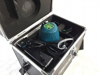 ☆極美品☆ makita マキタ 10.8V 充電式屋内・屋外兼用墨出し器 SK10GD 本体+受光機(LDG-5)+バッテリー1個+パーツ+充電器+ケース - 0