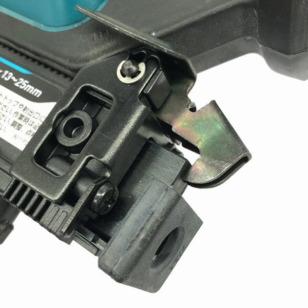 ☆美品☆makita マキタ 18V 充電式タッカー ST121D 本体のみ ステープル幅J線10mm 長さ25mm コードレス バッテリー式123360 - 9