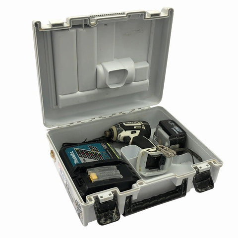 ☆中古品☆makita マキタ 14.4V 充電式インパクトドライバー TD138D 白/ホワイト バッテリ1個(3.0Ah) 充電器 ケース付 コードレス133349 - 0