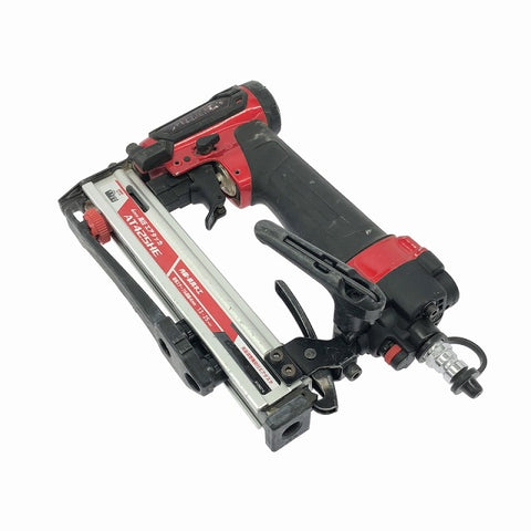 ☆比較的綺麗です☆makita マキタ 高圧 エアタッカー AT425HE 赤 ステープル幅J線4mm 長さ25mm エアータッカー エア工具 - 0