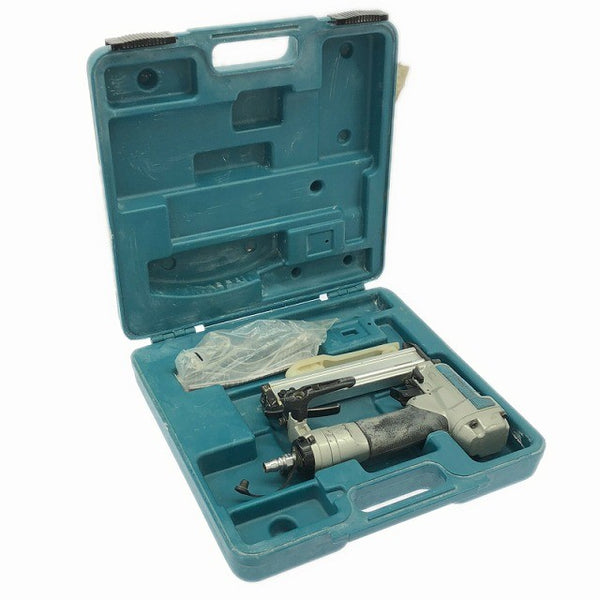 ☆中古品☆makita マキタ 常圧/一般圧 エアタッカー AT425AK ケース付 ステープル幅4mm 長さ25mm エアータッカー137514 - 2