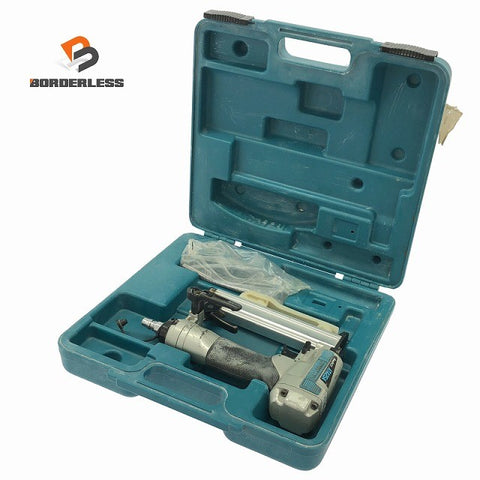 ☆中古品☆makita マキタ 常圧/一般圧 エアタッカー AT425AK ケース付 ステープル幅4mm 長さ25mm エアータッカー137514