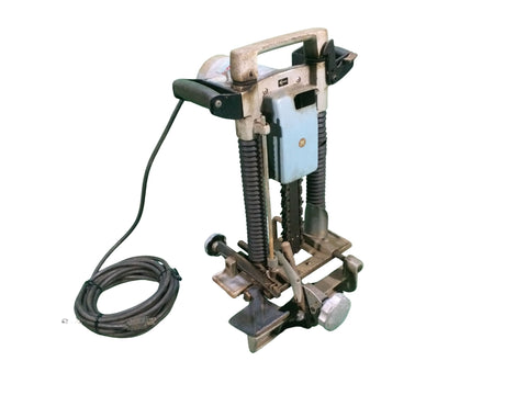 ☆中古品☆ makita マキタ 100V 50/60Hz チェーンノミ 7100-B 電動工具 切断工具123721 - 0