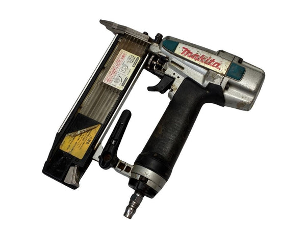 ☆中古品☆ makita マキタ 仕上釘打 AF502N 15～50ｍｍ 常圧 エアーツール 釘打機 ケース付き133090 - 5