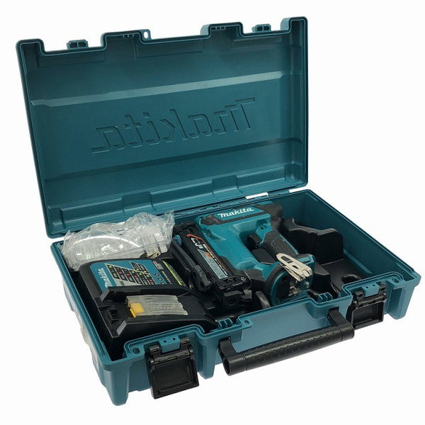 ☆比較的綺麗☆makita マキタ 18V 充電式タッカ ST421D 充電器 ケース付 電動工具 タッカー コードレス 大工道具 内装 リフォーム133868 - 2