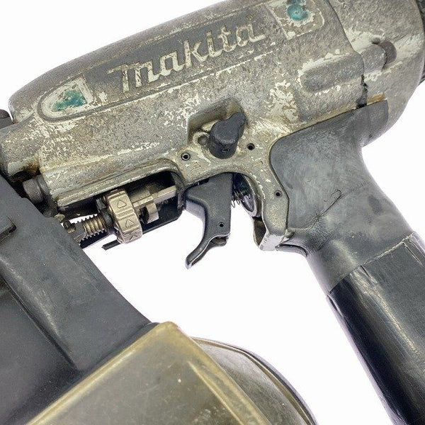 ☆中古品☆makita マキタ 50mm 常圧/一般圧 エア釘打機 AN504 ケース付 エア釘打ち機 コイルネイラ ロール釘打機 ロール釘打ち機 - 7