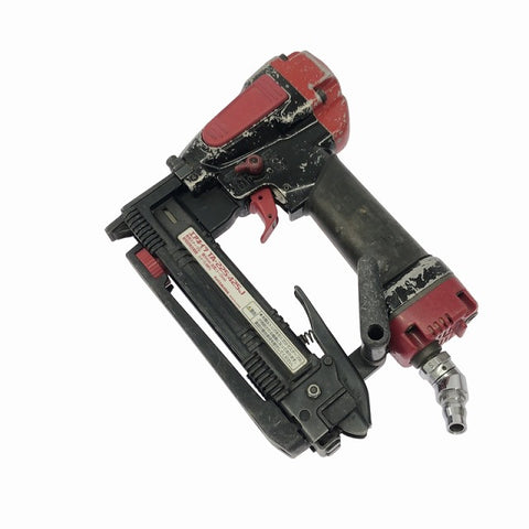 ☆中古品☆マックス 常圧 ステープル用エアネイラ TA-225/425J 肩巾4mm 長さ25mm エアタッカー エアータッカー エア工具 - 0