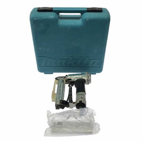 ☆中古品☆makita マキタ 常圧/一般圧 エアタッカー AT425A ゴーグル付き ステープル幅4mm 長さ13～25mm エア工具 エアーツール118705 - 3