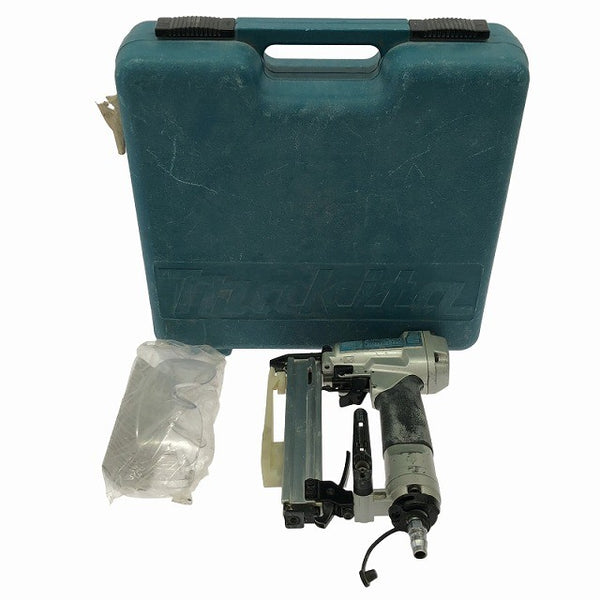 ☆中古品☆makita マキタ 常圧/一般圧 エアタッカー AT425AK ケース付 ステープル幅4mm 長さ25mm エアータッカー137514 - 3
